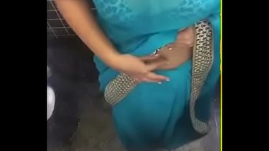 Big Melons Of Tamil Aunty While Taking Shower