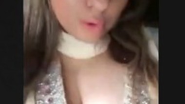 Super Sexy Beautiful British Paki Girl Showing Boobs And Pussy