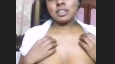Desi Girl SHOWING On video CALL