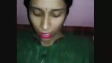 Cheating bhabi fucking with lover’talking on phone too