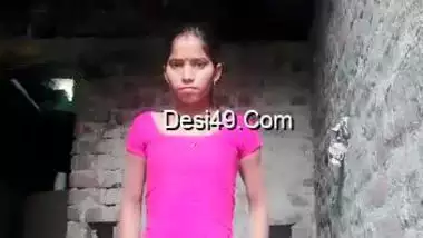 Camera is on so shy Desi girl can start exposing boobies and pussy