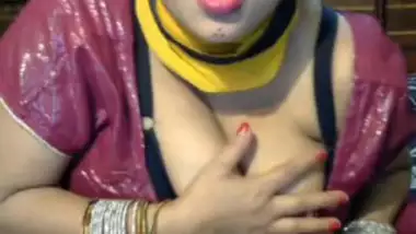Desi aunty show her big boobs web came video