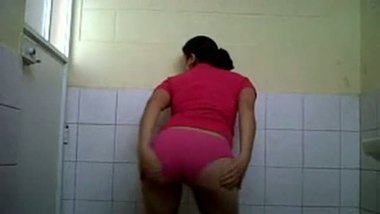 Indian college teen naked shower mms