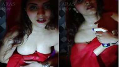 Indian permits online clients to watch her spraying body in XXX show