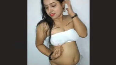 Sexy Bengali Bhabhi Nude Expose Part 1