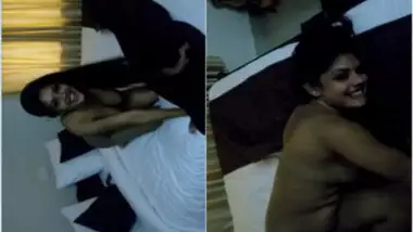 Unfaithful Desi wife meets lover in a hotel room where they have fun