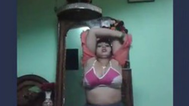 Sexy Desi Married Wife Nude Selfie Video for Bf