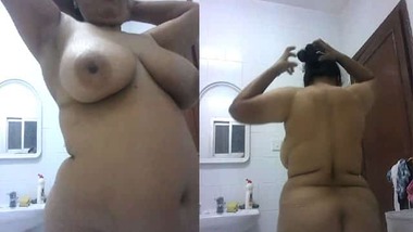 Big ass naughty aunty nude selfie MMS