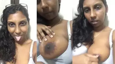 Shameless Desi bitch shows seductive nipples in solo XXX video