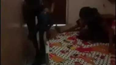 Sexy telugu aunty secretly filming pooku dengu