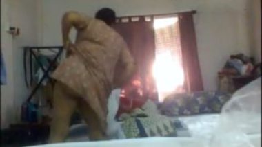 Bengali aunty big ass boobs caught in dress change
