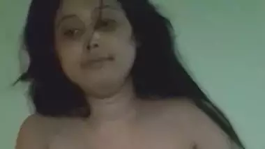 Indian nude video of desi bhabhi with mast boobs