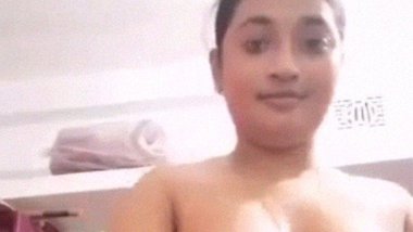 Bangladeshi Cute Bhabhi from Sylhet Solo Nude MMS