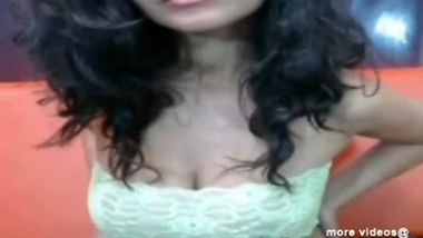 Indian Tamil girl Amrutha Private Webcam expose...