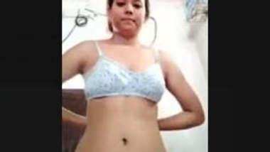 Assame Guwahati Girl Showing For BF