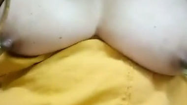 Desi hot aunty boobs