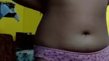 Exhibitionist Indian girl never turns down an opportunity to undress