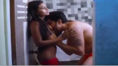 Hindi blue film showing lovers bathroom sex