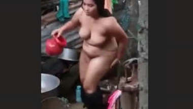 Desi Hot Girl OutDoor Bathing