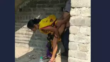 Desi aunty ducking outdoor with uncle
