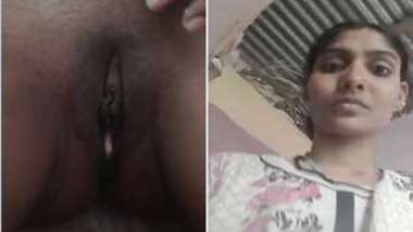 Cameraman chooses to film shaved XXX slit of Desi acquainted close-up