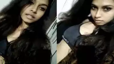 Arousing Indian babe satisfies lascivious XXX fans flashing breasts