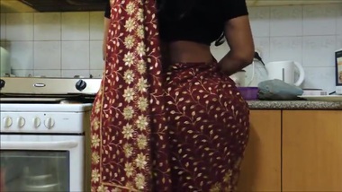 Tamil bhabhi's BIG butt 2