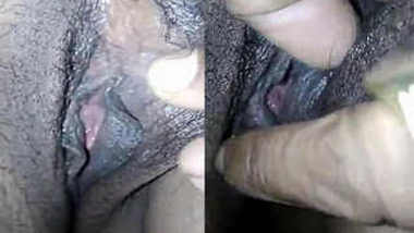 Horny Indian MILF allows man to spread XXX pussy lips and finger it