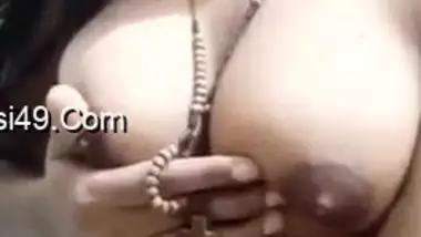 Beautiful tits of the Desi girl won't let lovers of porn remain indifferent