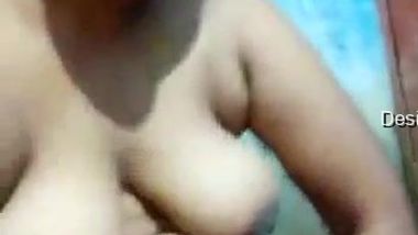 Fingers are perfect for the Indian housewife to give pussy pleasure