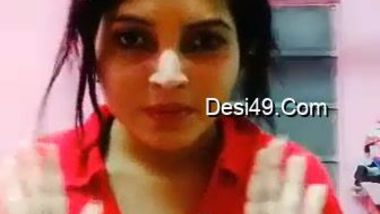 Flawless Desi woman unzips red blouse to impress porn perverts