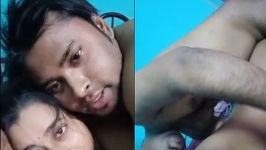Beautiful Desi girl making her own sex video