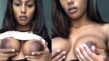 Sexy cute Tamil girl showing boobs
