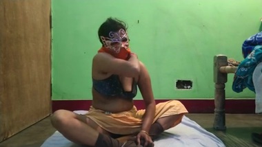 Indian tamil housewife having hardcore sex with...