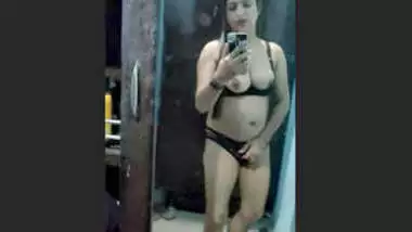 Sexy Indian Girl Record Her Boobs Selfie