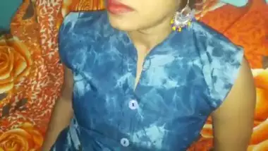 Indian housewife wearing blue bra in horny mood pussy licking and blowjob hot sex