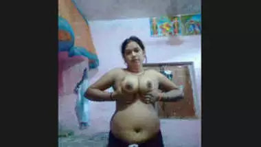 Sexy Bhabhi Shows Nude Body Part 1