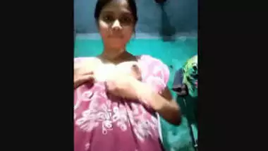Cute Desi girl boobs show