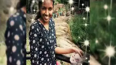 Dusky Srilankan girl fucking video MMS