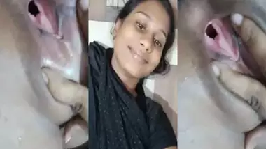 Naughty Bengali girl nude pussy show in the bathroom
