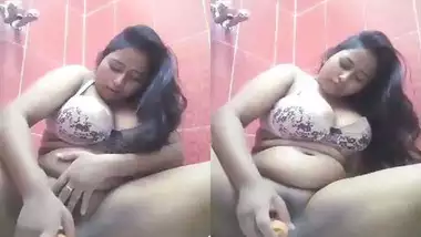 Big boobs girl masturbating pussy with carrot