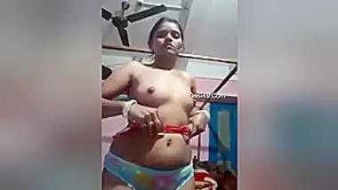 Bhabhi Shows Her Boobs And Pussy