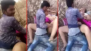 Indian outdoor sex video in Bangalore captured and exposed by friend