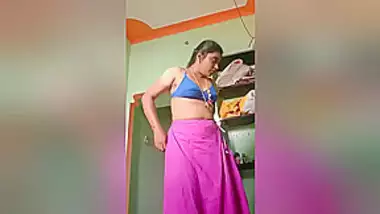 Sexy Telugu Bhabhi Give Handjob