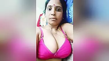 Bhabhi Record Her Nude Video