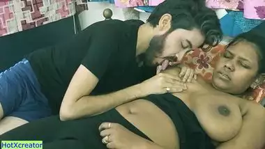 Busty Tamil girl lets Desi college boy stick dick into her XXX cunt