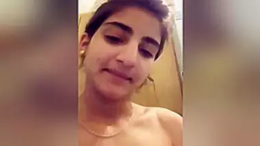 Today Exclusive- Cute Look Desi Girl Showing Her Boobs And Pussy