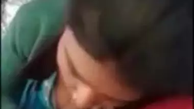 SEXY INDIAN WIFE GIVING BLOWJOB
