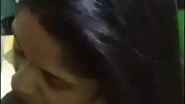 Cute Bhabhi engulfing pecker of her devar in nudity mms video