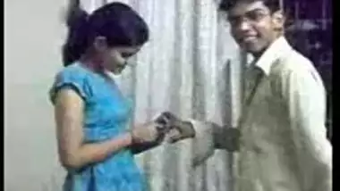 Couple Getting Engaged - Movies. video2porn2